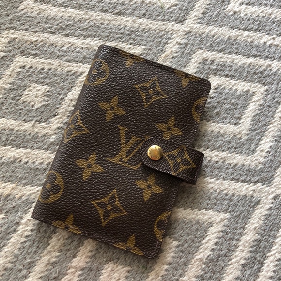 Louis Vuitton Accessories - Louis Vuitton card wallet (original Damier print)